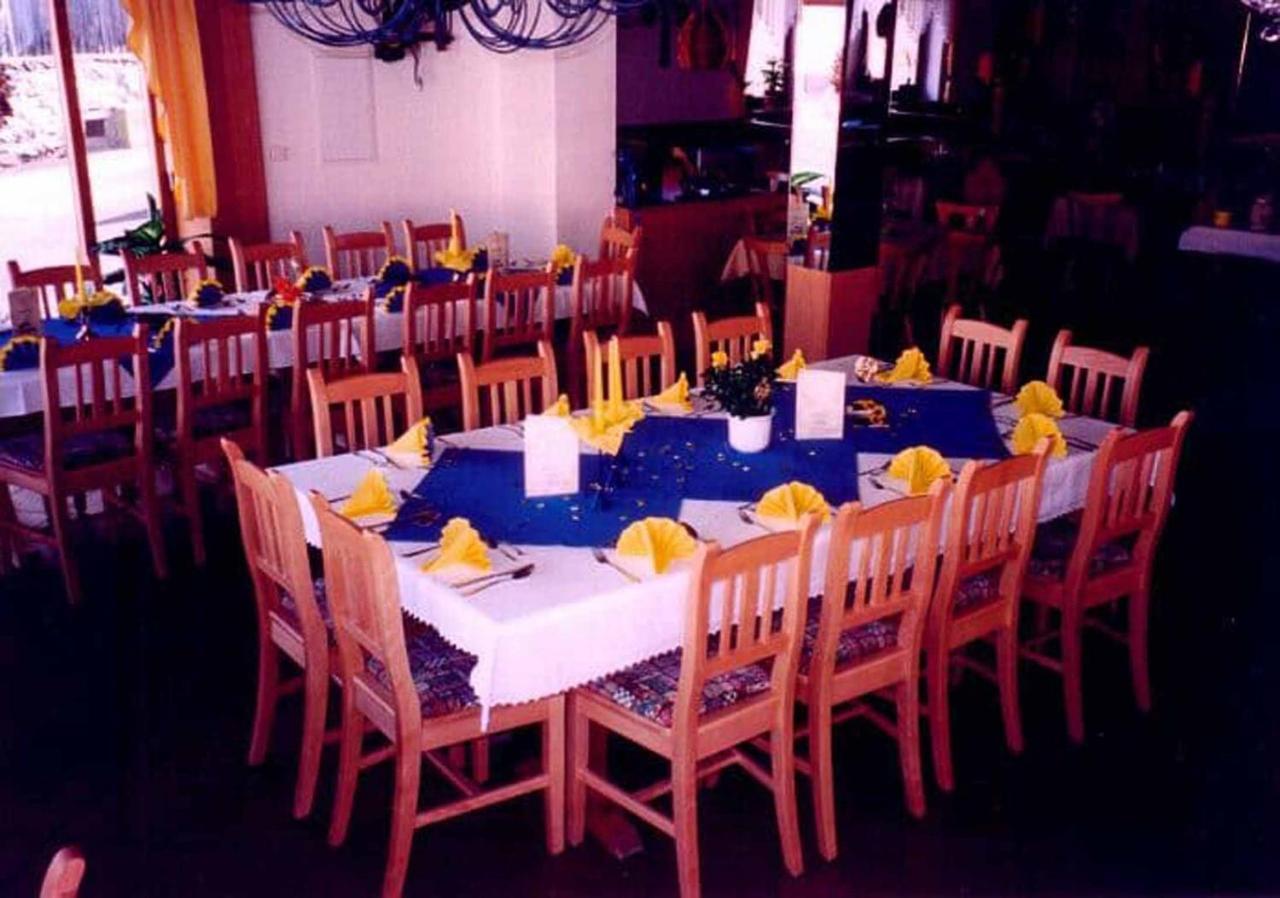 רימבאך Gasthof-Metzgerei-Pension Schierlitz מראה חיצוני תמונה