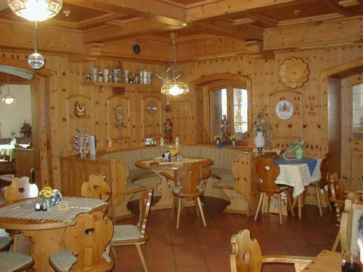 רימבאך Gasthof-Metzgerei-Pension Schierlitz מראה חיצוני תמונה
